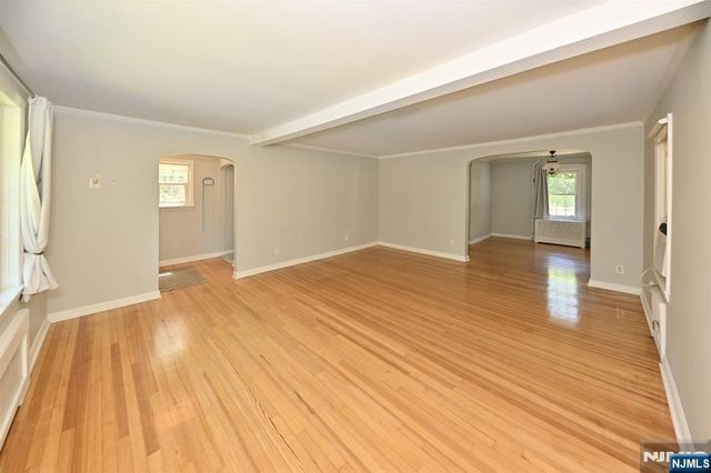 176 Park Avenue, Allendale, NJ 07401