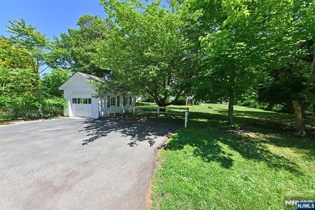 176 Park Avenue, Allendale, NJ 07401