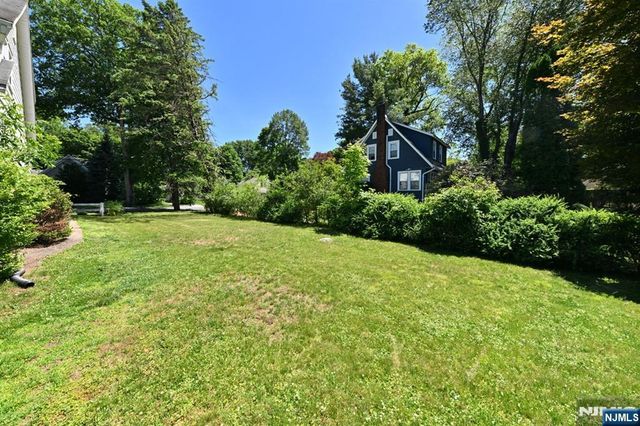 176 Park Avenue, Allendale, NJ 07401