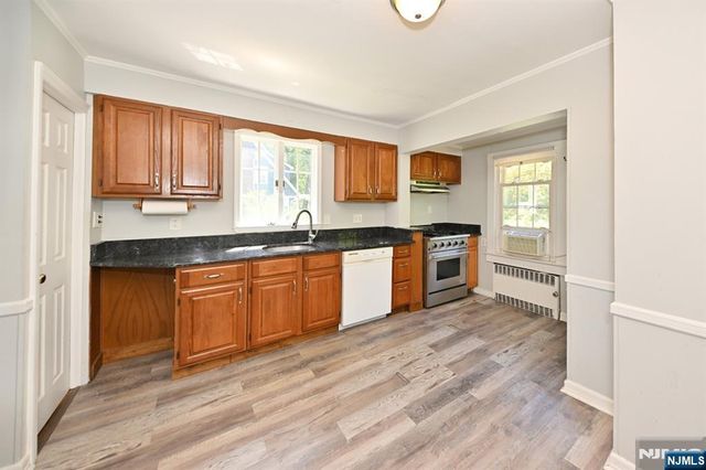 176 Park Avenue, Allendale, NJ 07401