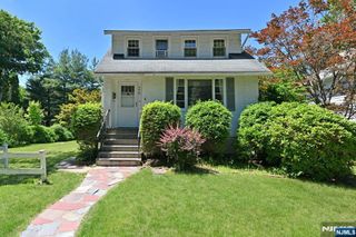 176 Park Avenue, Allendale, NJ 07401