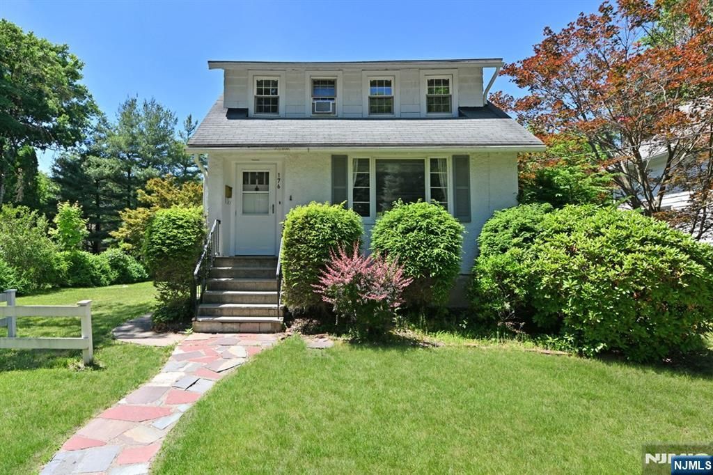 176 Park Avenue, Allendale, NJ 07401
