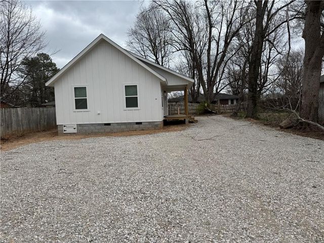 313 Douglas Street, Berryville, AR 72616
