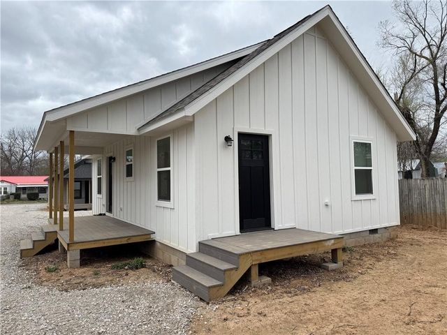 313 Douglas Street, Berryville, AR 72616