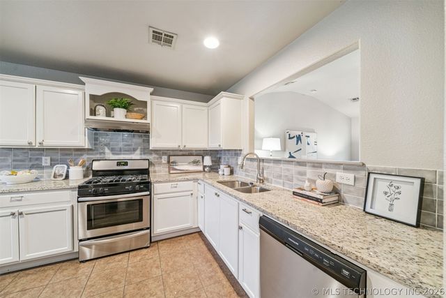 11431 E 110th Place N, Owasso, OK 74055