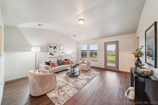 11431 E 110th Place N, Owasso, OK 74055