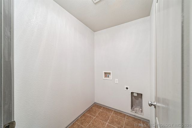 11431 E 110th Place N, Owasso, OK 74055