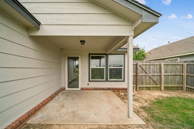 11431 E 110th Place N, Owasso, OK 74055