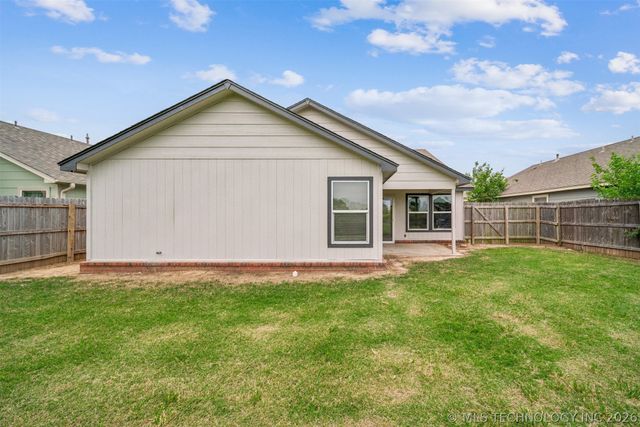 11431 E 110th Place N, Owasso, OK 74055