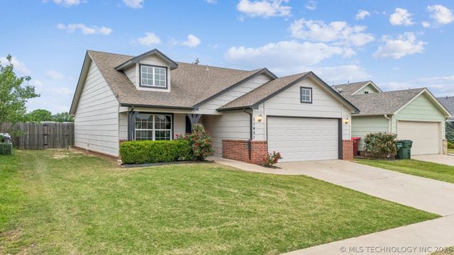 11431 E 110th Place N, Owasso, OK 74055