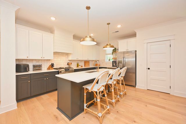 809 Gwynn Dr, Nashville, TN 37216