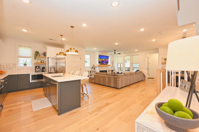 809 Gwynn Dr, Nashville, TN 37216