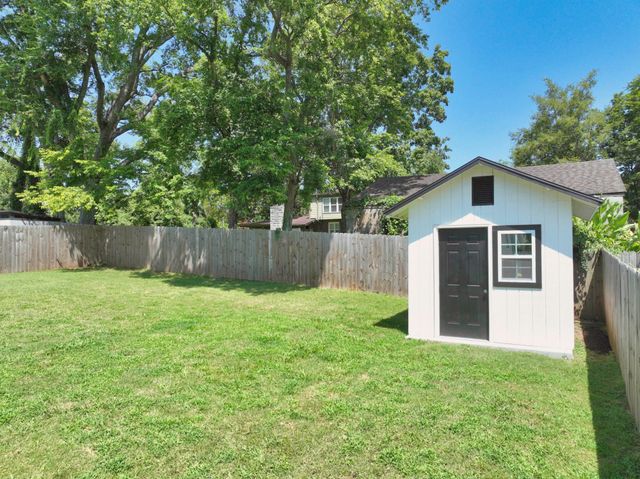 809 Gwynn Dr, Nashville, TN 37216