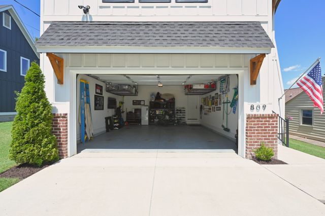 809 Gwynn Dr, Nashville, TN 37216
