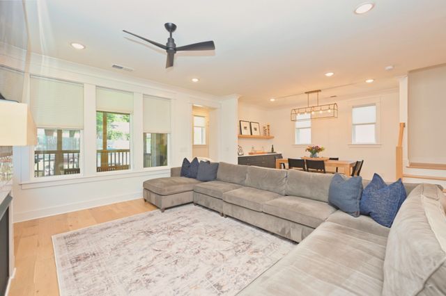 809 Gwynn Dr, Nashville, TN 37216
