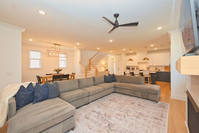809 Gwynn Dr, Nashville, TN 37216