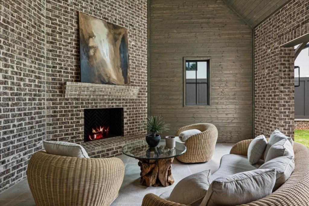 Image 19 of property listing at 221 Academy Street, Alpharetta, GA 30009