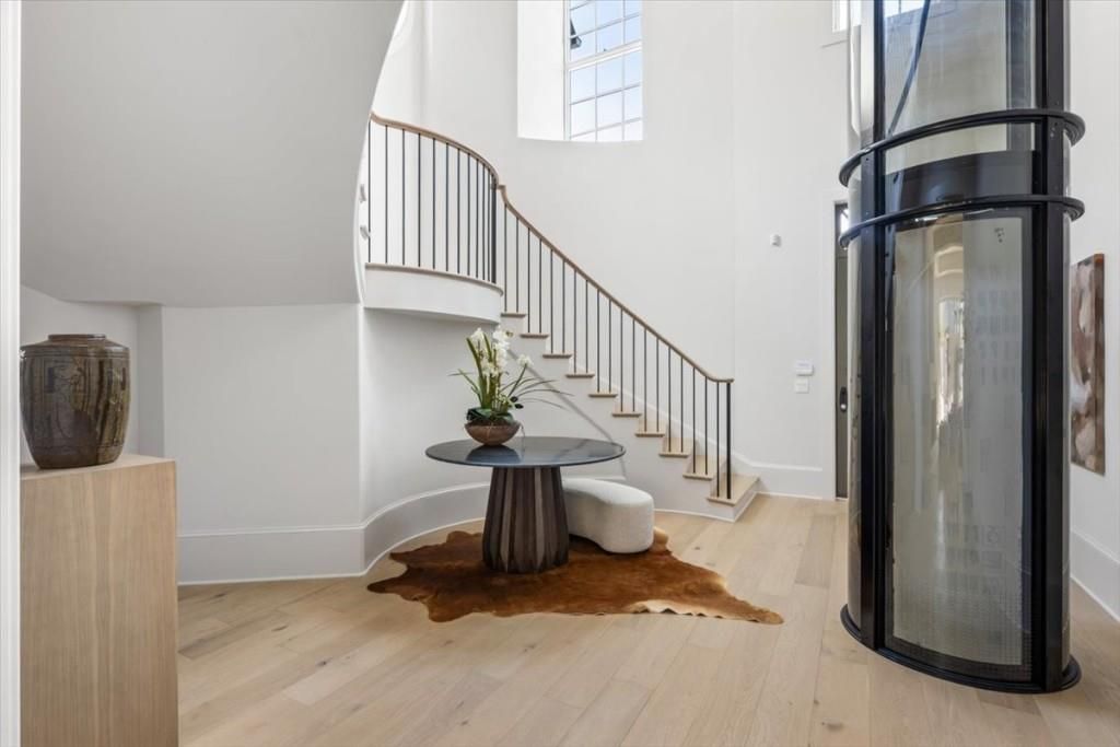 Image 6 of property listing at 221 Academy Street, Alpharetta, GA 30009