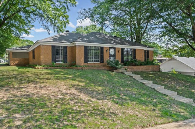 2460 WOODVALE DR, Memphis, TN 38127
