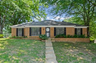 2460 WOODVALE DR, Memphis, TN 38127