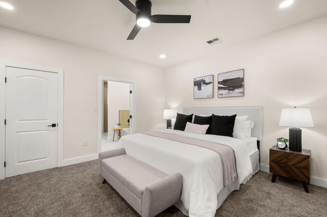 808 Montoya Street NW, Albuquerque, NM 87104