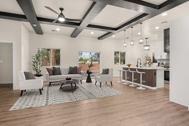 808 Montoya Street NW, Albuquerque, NM 87104