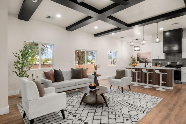 808 Montoya Street NW, Albuquerque, NM 87104