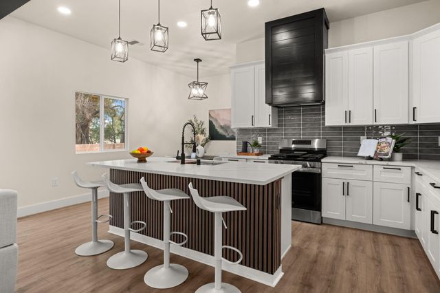 808 Montoya Street NW, Albuquerque, NM 87104