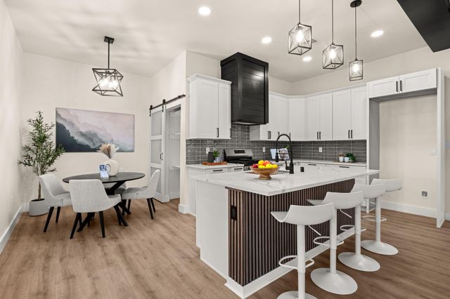 808 Montoya Street NW, Albuquerque, NM 87104