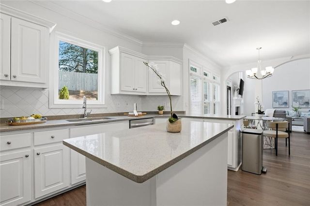 1200 Woodlawn Drive NE, Marietta, GA 30068