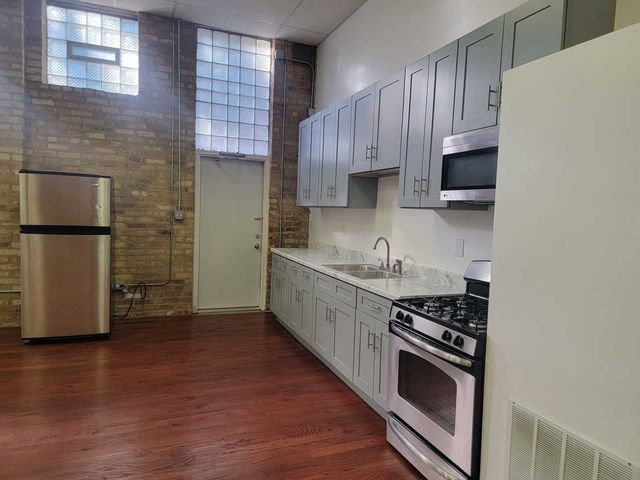 1341 N Washtenaw Avenue 1F, Chicago, IL 60622