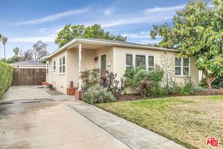 6701 Blewett Avenue, Van Nuys (los Angeles), CA 91406
