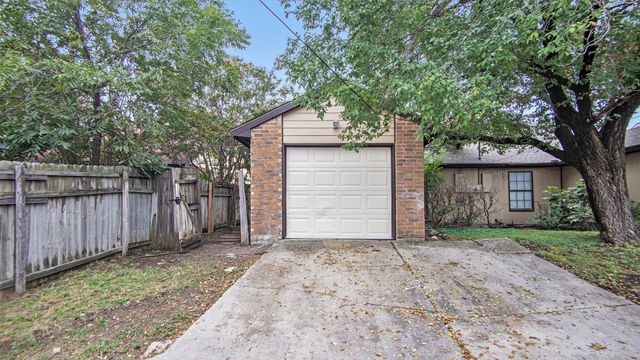 318 Liberty Place, Grand Prairie, TX 75052