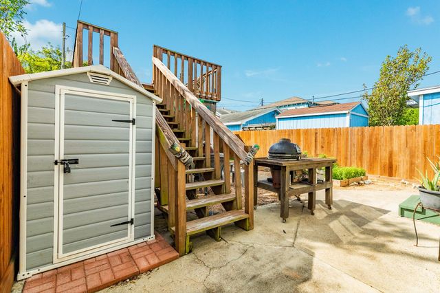 4123 Avenue Q, Galveston, TX 77550