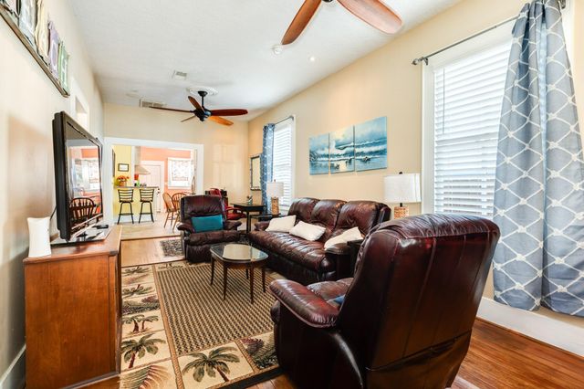 4123 Avenue Q, Galveston, TX 77550