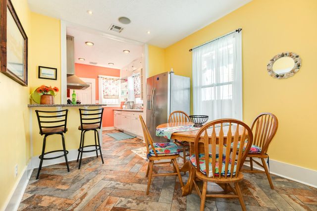 4123 Avenue Q, Galveston, TX 77550