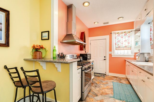 4123 Avenue Q, Galveston, TX 77550