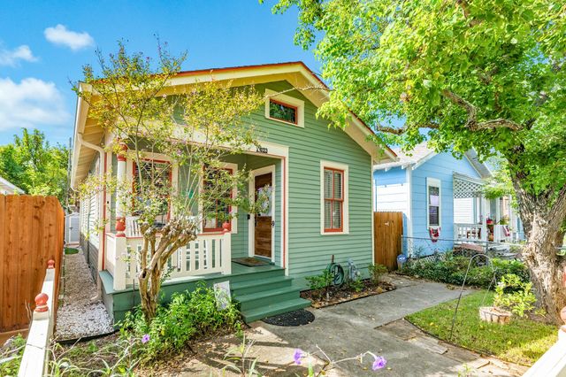 4123 Avenue Q, Galveston, TX 77550