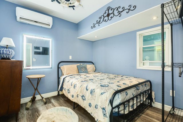 4123 Avenue Q, Galveston, TX 77550