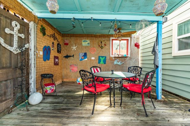 4123 Avenue Q, Galveston, TX 77550