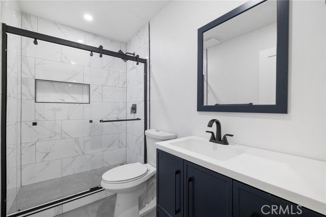 17000 Burbank Boulevard 301, Encino (los Angeles), CA 91316