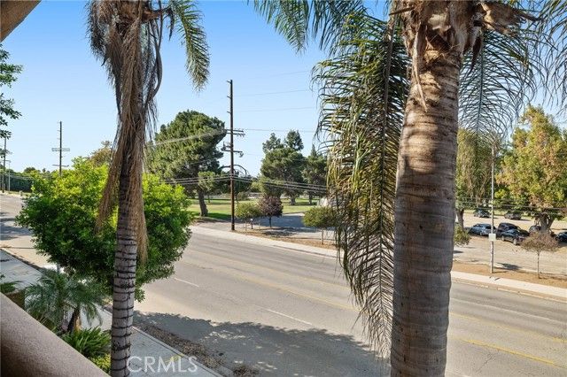 17000 Burbank Boulevard 301, Encino (los Angeles), CA 91316