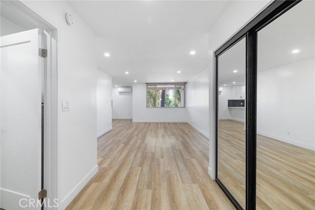 17000 Burbank Boulevard 301, Encino (los Angeles), CA 91316