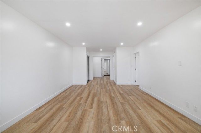 17000 Burbank Boulevard 301, Encino (los Angeles), CA 91316