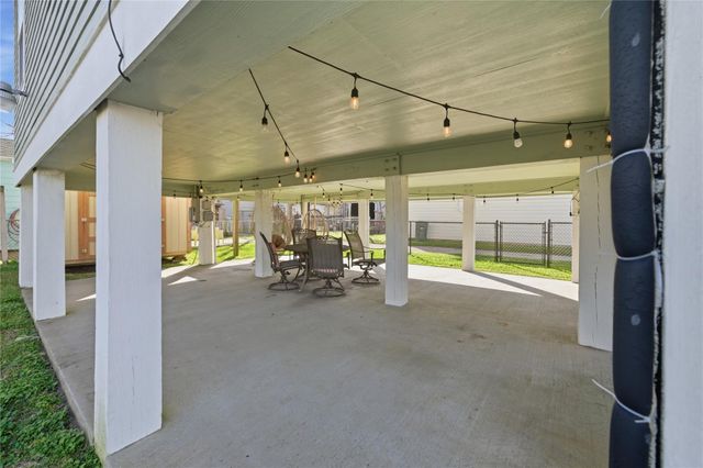 1912 55th Street, Galveston, TX 77551