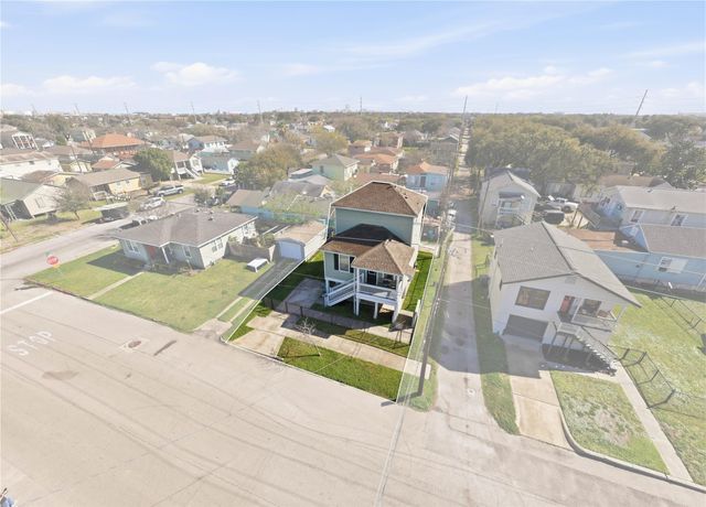 1912 55th Street, Galveston, TX 77551