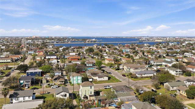 1912 55th Street, Galveston, TX 77551
