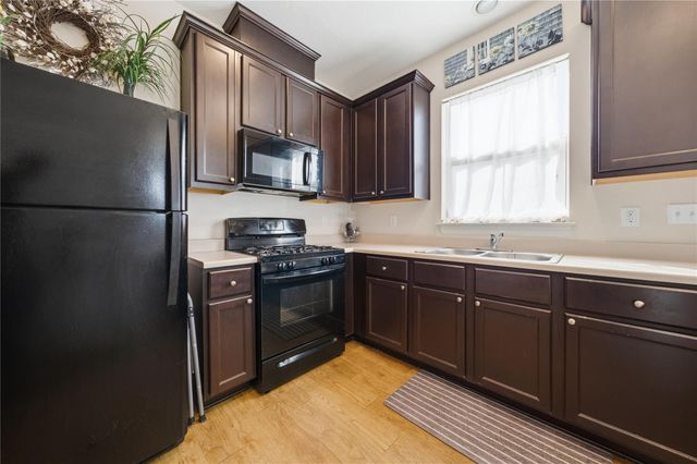 1912 55th Street, Galveston, TX 77551