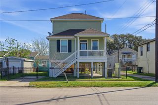 1912 55th Street, Galveston, TX 77551