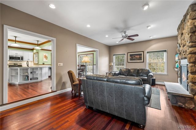 5910 Salt Road, Clarence, NY 14031